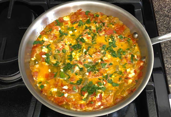 One-Pan Eggs & Peppers (Fërgesë) Featured