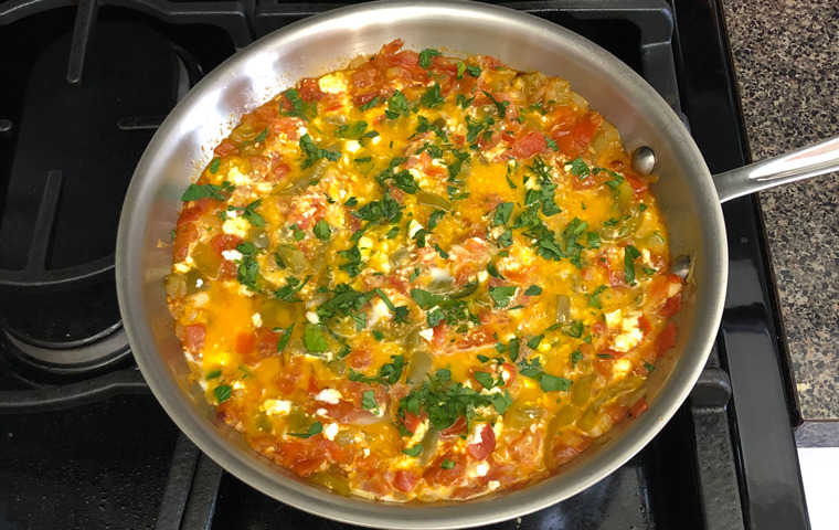 One-Pan Eggs & Peppers (Fërgesë) Featured